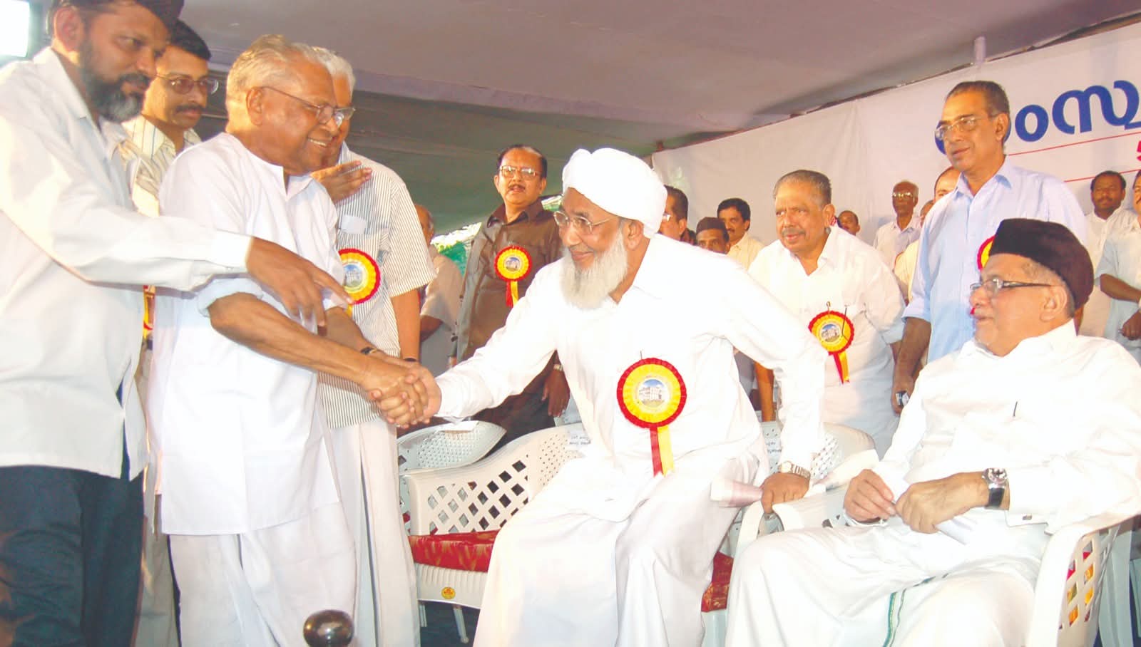 கேரள அரசியலின் மாபெரும் சகாப்தம் மறைந்தது 