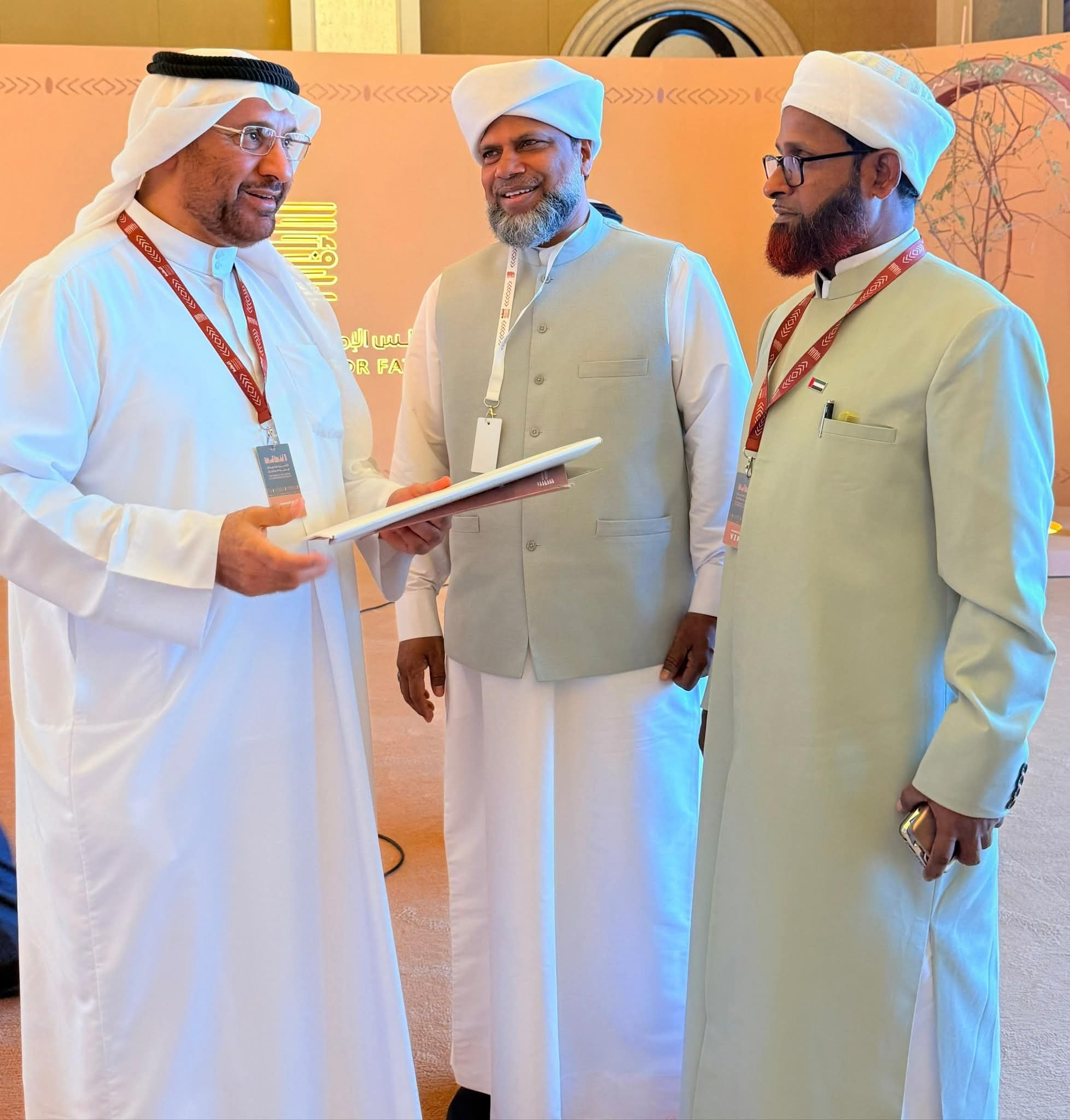 துபாய் நடைபெறும் சர்வதேச மாநாட்டிற்கு உஸ்தாதின் பிரதிநிதியாக கலந்து கொள்ளும் அப்துல்லாஹ் ஸகாஃபி 