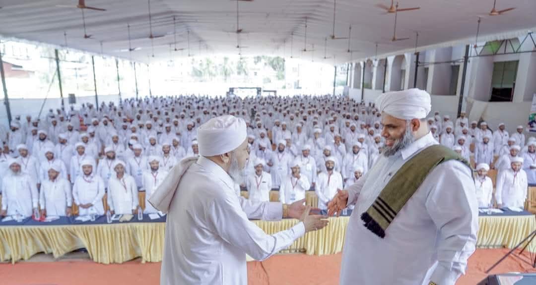 என் அன்பான மாணவர்களுடன் நான்